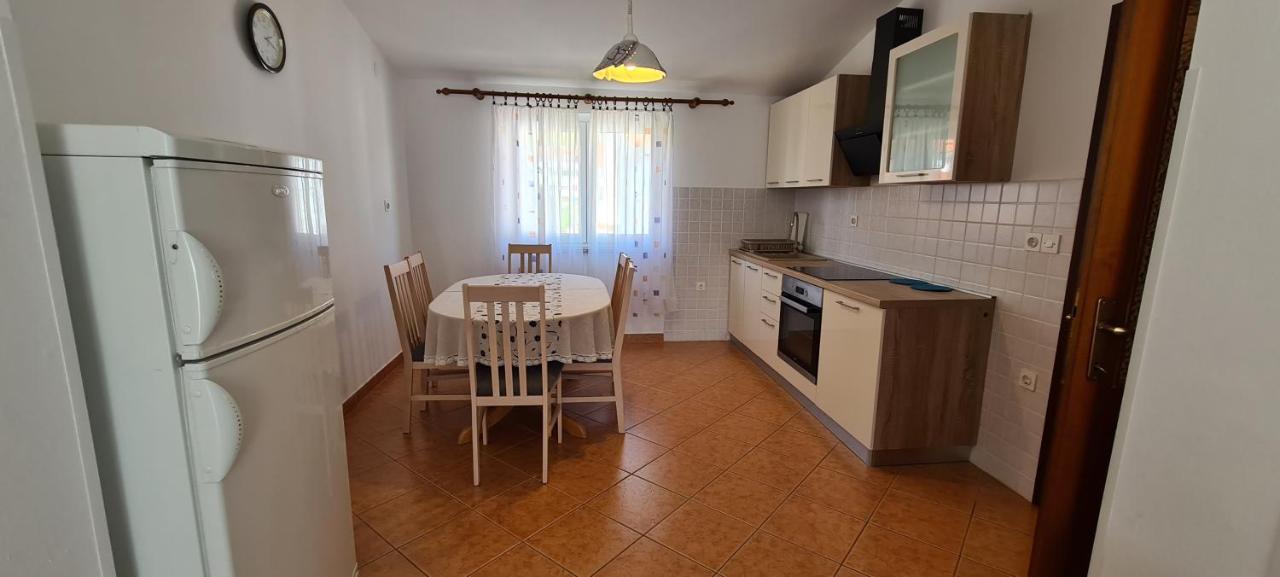 Apartments Jele Baška Buitenkant foto